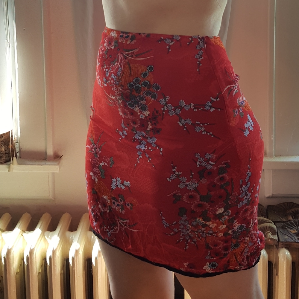 Red and black floral pencil Skirt